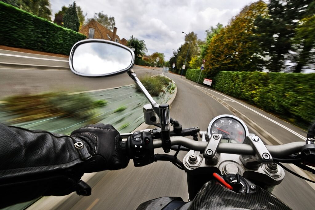 motorbike, road, speed-1827482.jpg